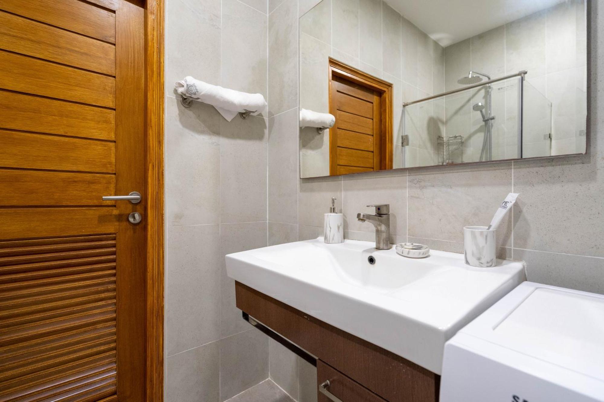 Apartment 1 Bedroom In Naiharn T Ban Saiyuan المظهر الخارجي الصورة